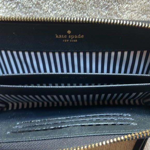 Kate Spade Black zip around wallet/wristlet - Picture 6 of 7